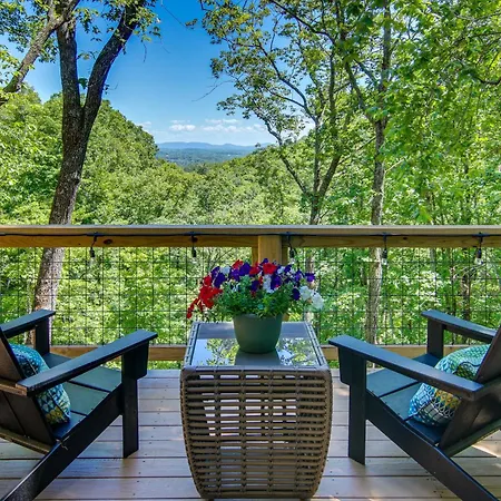 Modern Hendersonville Home Deck And Mountain Views!